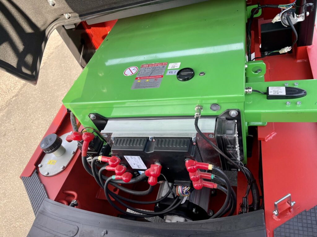 EP Equipment - EFL352 - chariot élévateur électrique