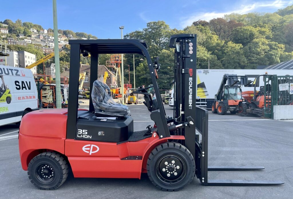 EP Equipment - EFL352 - chariot élévateur électrique