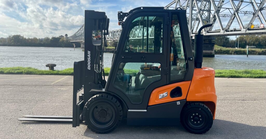 Doosan - D25NXS - chariot élévateur diesel