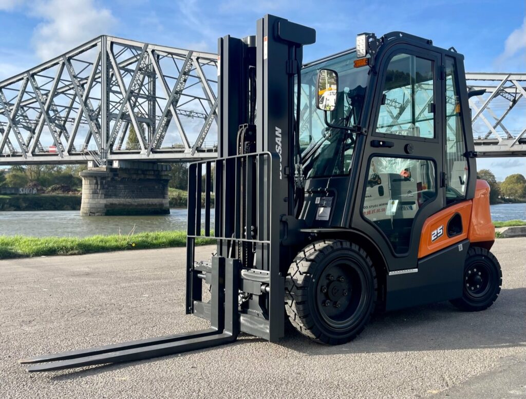 Doosan - D25NXS - chariot élévateur diesel