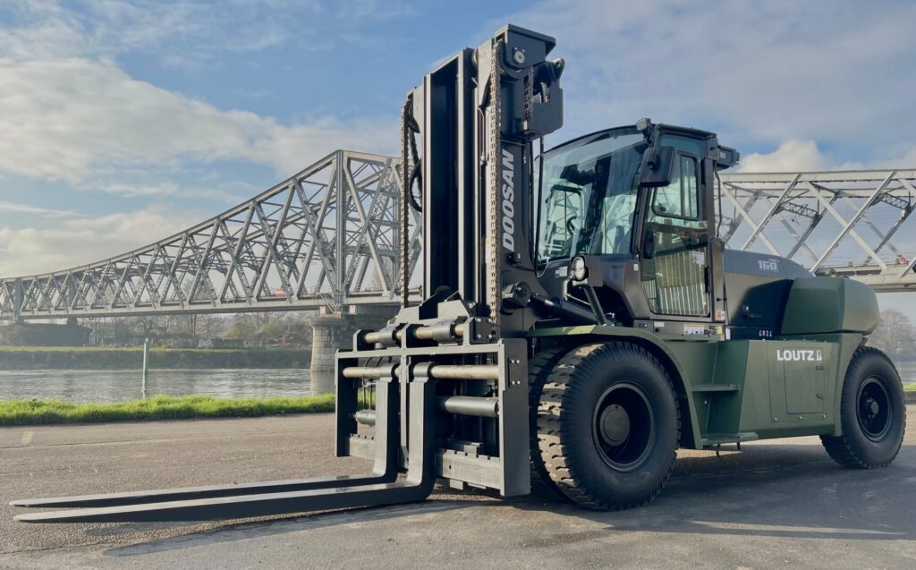 Doosan - D160S-9 - chariot élévateur diesel