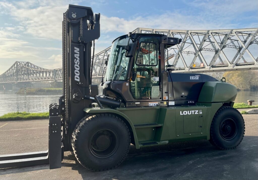 Doosan - D160S-9 - chariot élévateur diesel