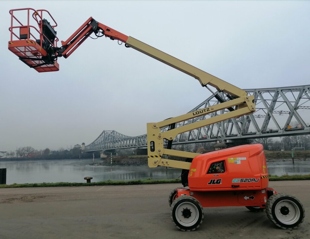 JLG - EC 520AJ - nacelle articulée