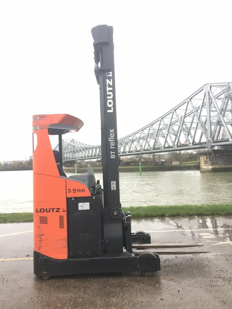 BT - RRE160 - chariot à mât rétractable