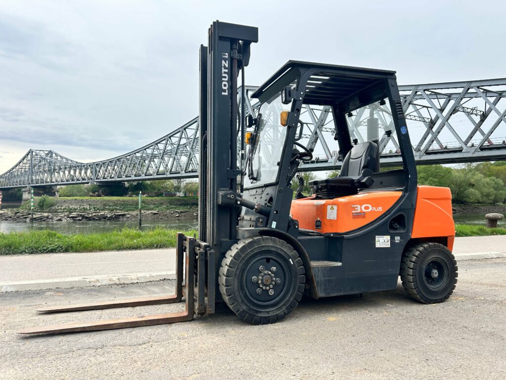 Doosan - D30GP - chariot élévateur diesel