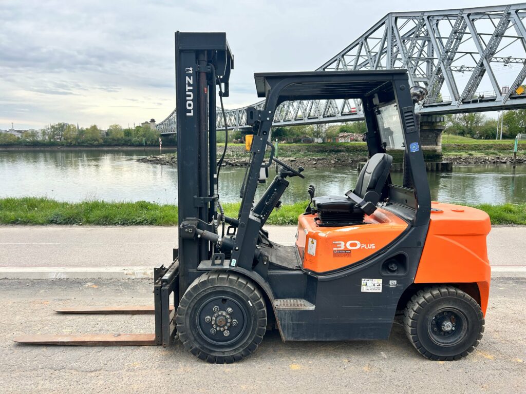 Doosan - D30GP - chariot élévateur diesel