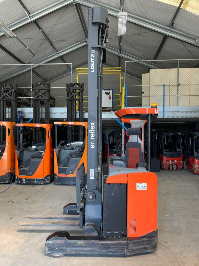 BT - RRE 160 - chariot à mât rétractable électrique
