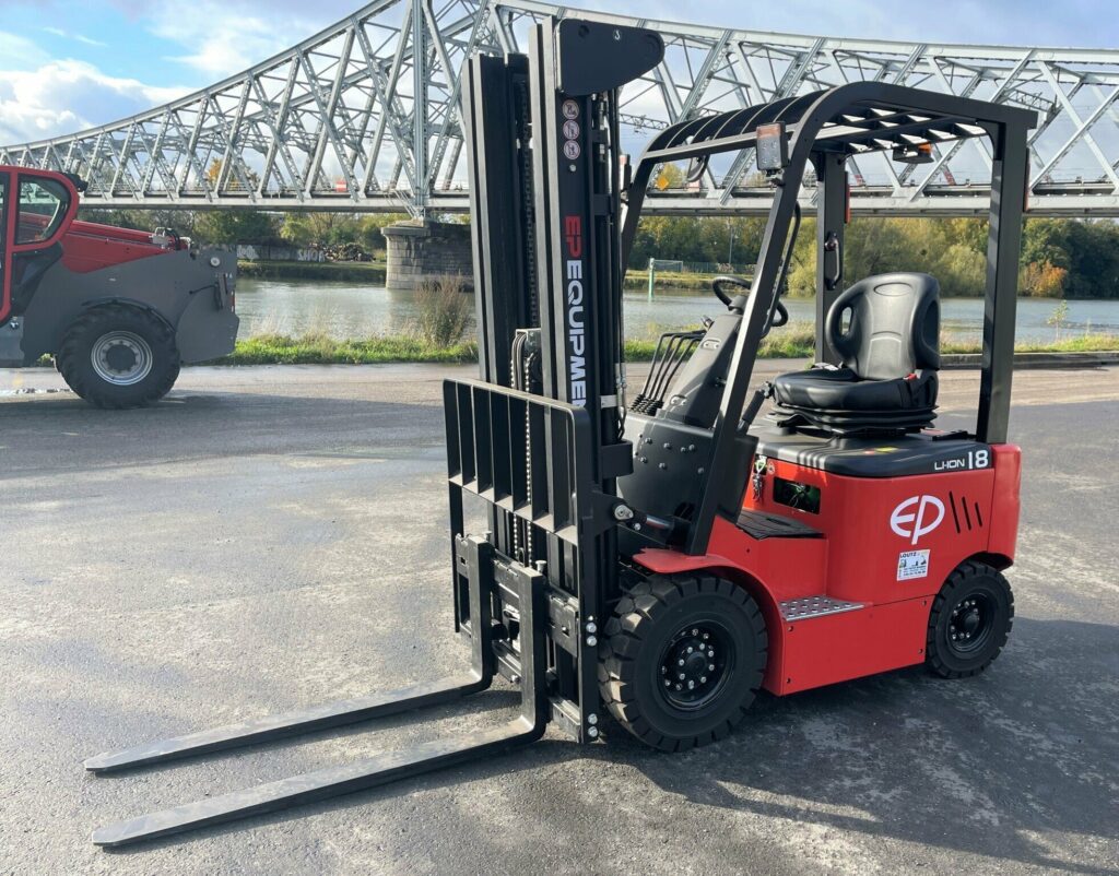 EP Equipment - EFL181 - chariot élévateur électrique