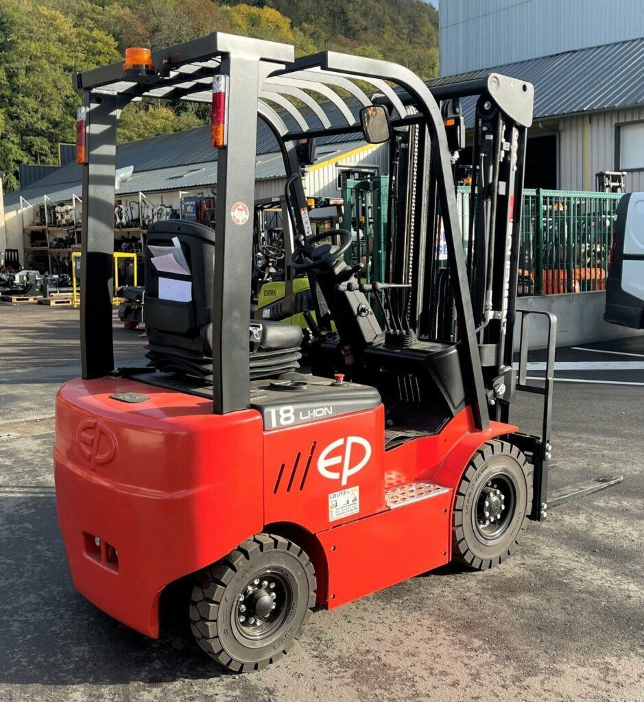 EP Equipment - EFL181 - chariot élévateur électrique