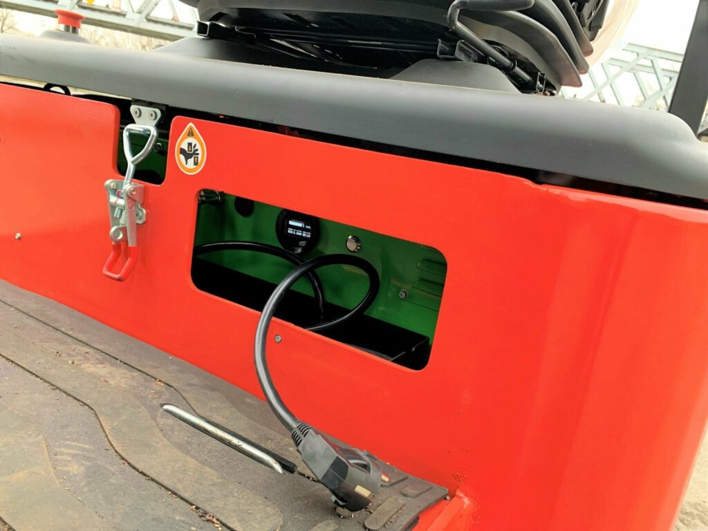 EP Equipment - EFL181 - chariot élévateur électrique