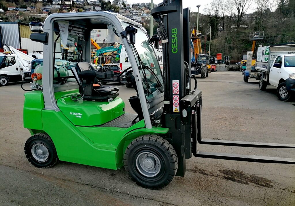 CESAB - M320H-GV - chariot élévateur gaz