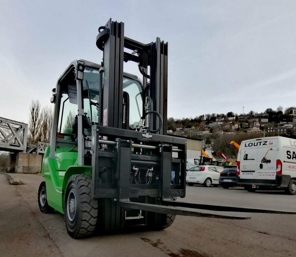 CESAB - M320H-GV - chariot élévateur gaz