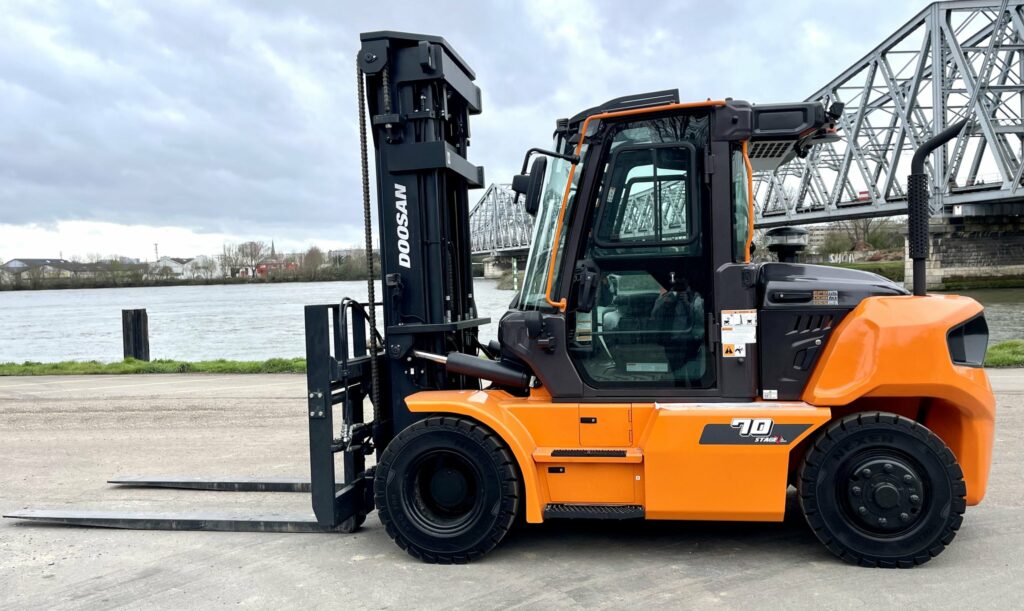 Doosan - D70S-9 - chariot élévateur diesel