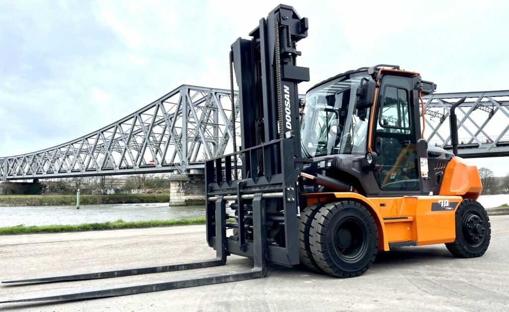 Doosan - D70S-9 - chariot élévateur diesel