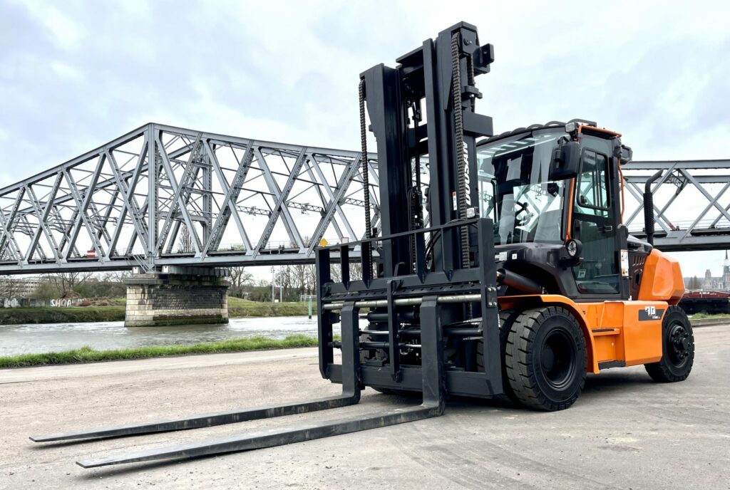 Doosan - D70S-9 - chariot élévateur diesel