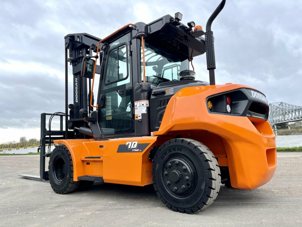Doosan - D70S-9 - chariot élévateur diesel