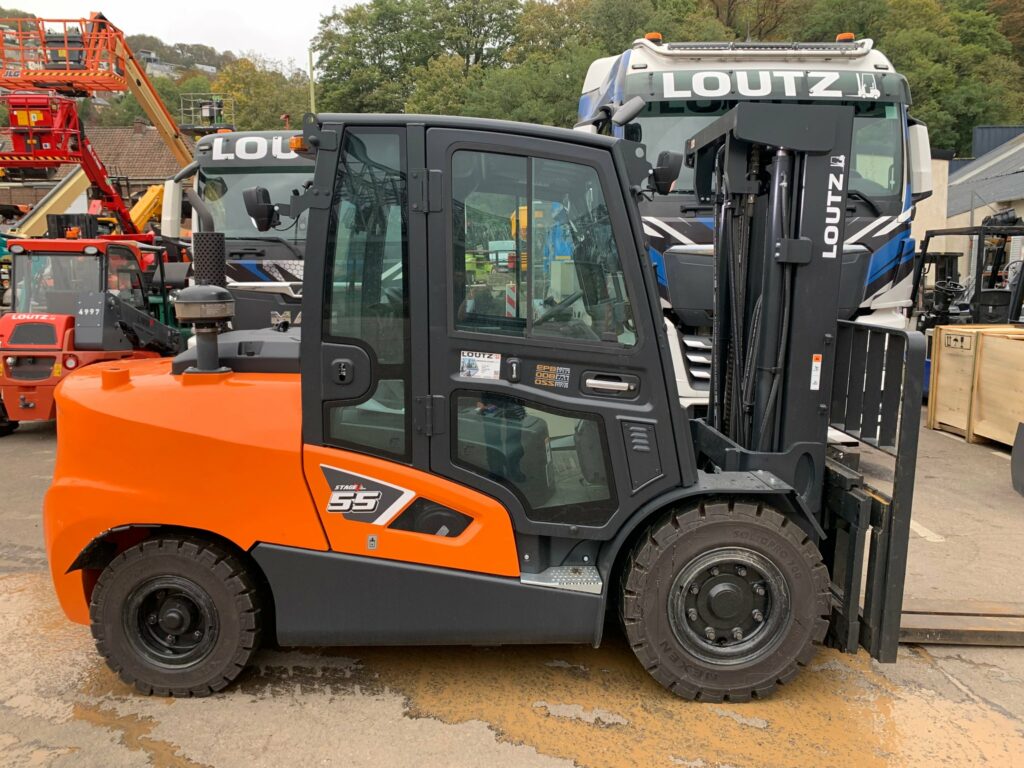 Doosan - D55C-9 - chariot élévateur diesel