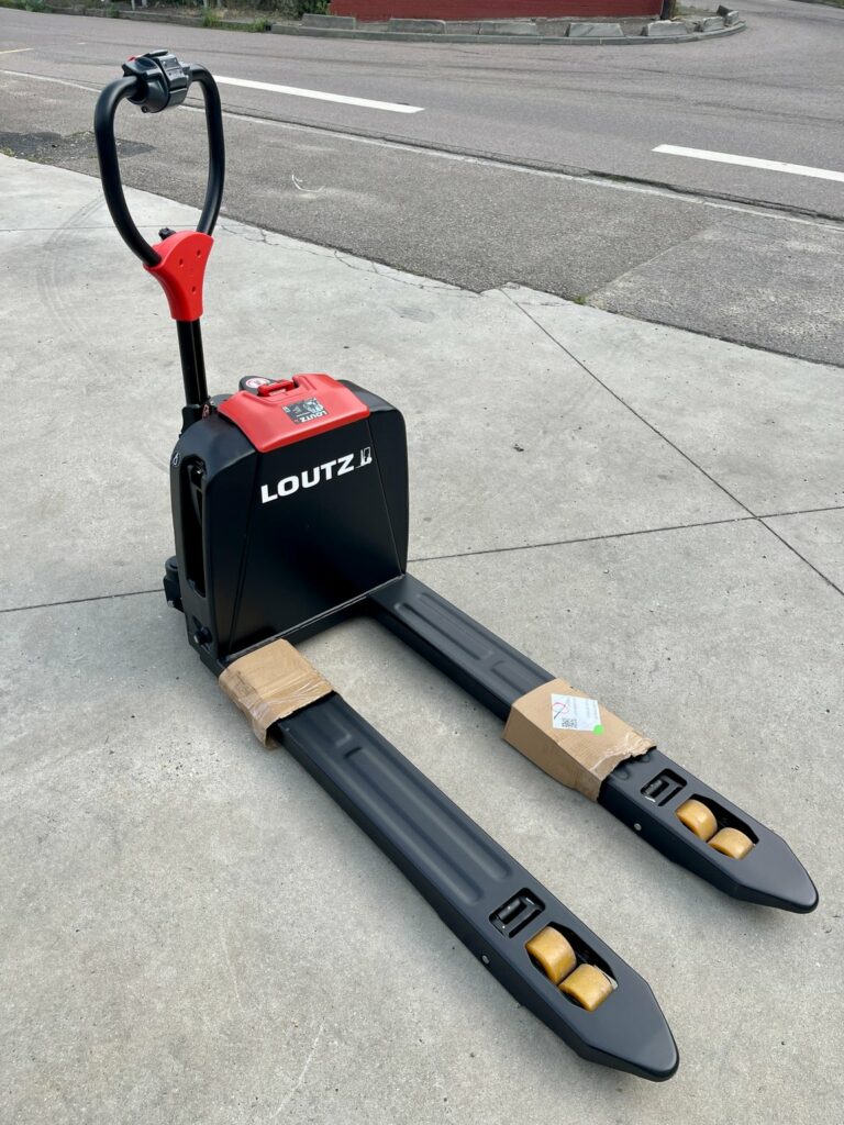 EP Equipment - F4 - transpalette électrique