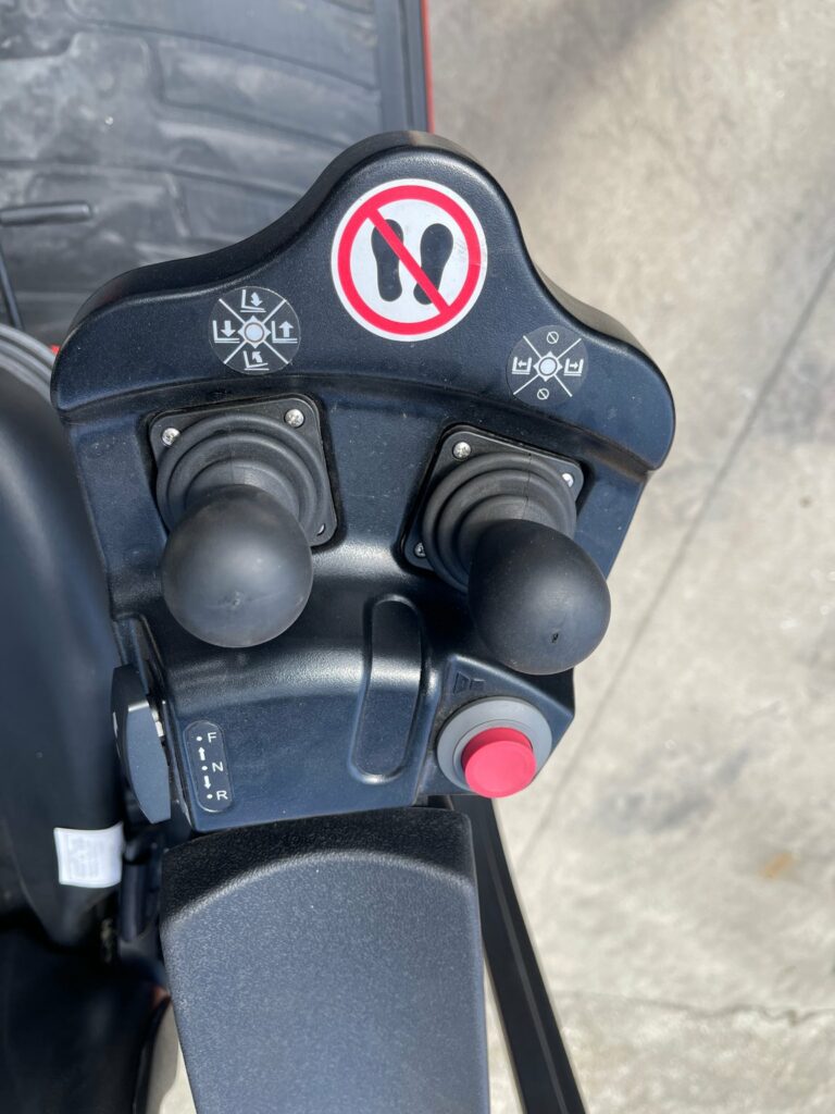 EP Equipment - TDL201 - chariot élévateur électrique